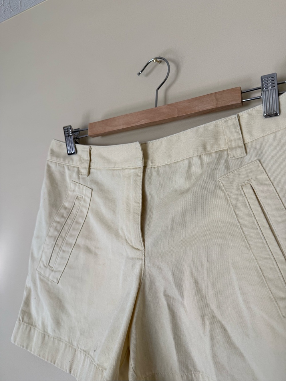 LOFT Yellow butter Cream Bermuda Chino Shorts with Welt Pockets - Picture 4 of 10